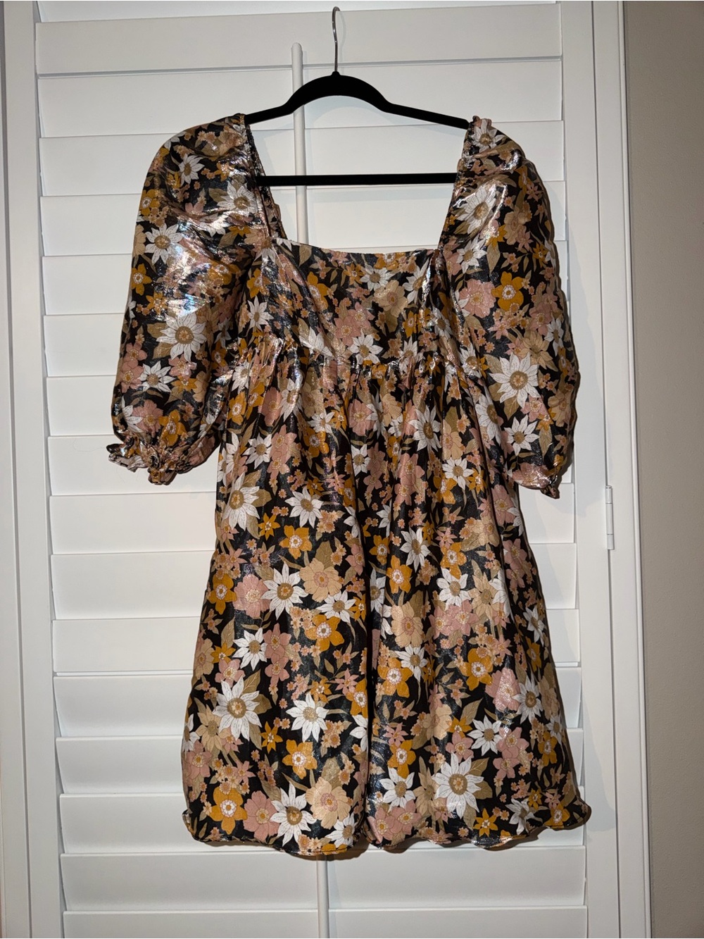 Storia Floral Puff-Sleeve Babydoll Dress in Fall colors
